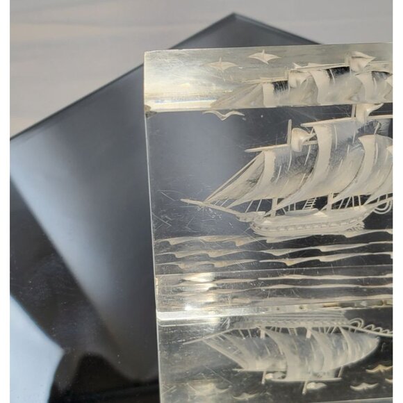 Vintage Reverse Carved Lucite Sailing Ship Boat Etching Paperweight Acrylic - Picture 4 of 8